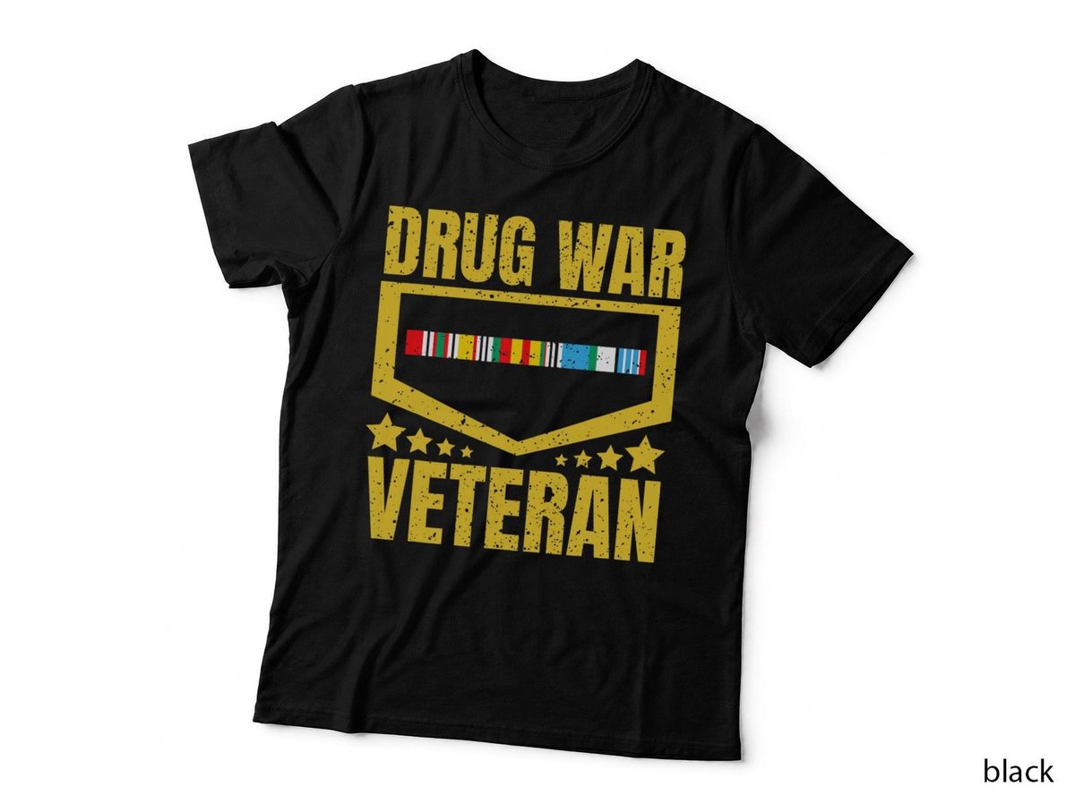 Veteran Drug Wars Men Womenns USA Freedom Gift T-Shirt